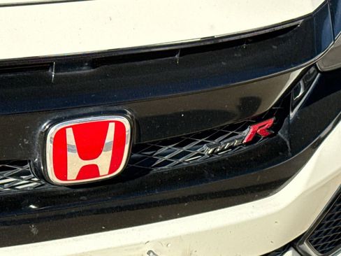 Used 2018 Honda Civic Type R image 4