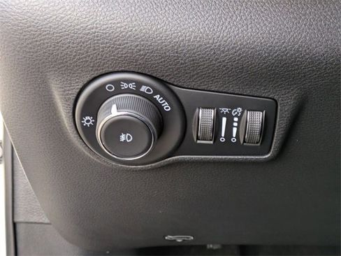 Certified 2026 Jeep Compass Latitude image 14