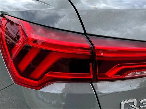 Used 2020 Audi Q3 2.0T Premium w/ Convenience Package AWD/4WD image 22