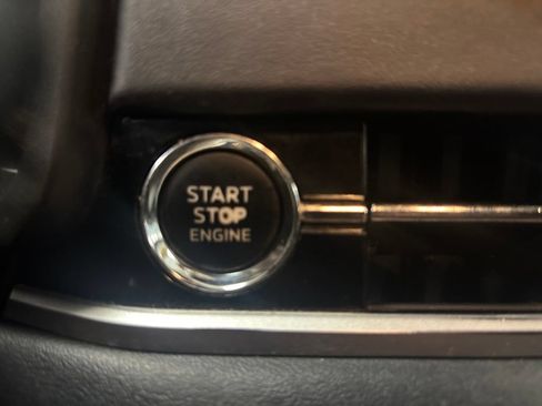 Used 2022 Mitsubishi Outlander SE AWD/4WD image 10