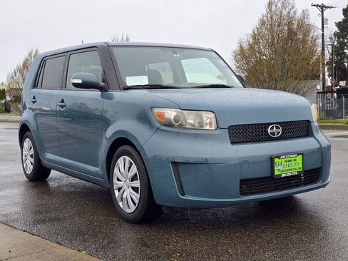 Used 2010 Scion xB FWD image 7