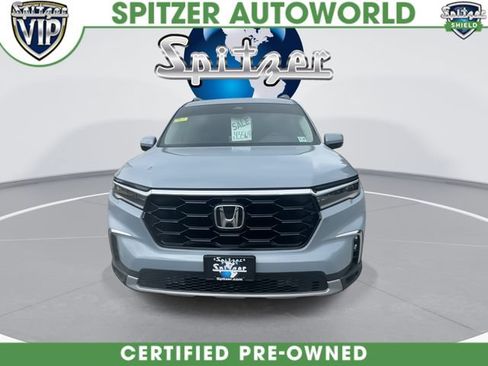 Used 2025 Honda Pilot Touring image 3