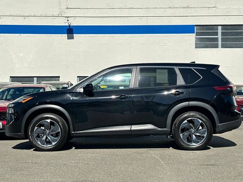 Used 2024 Nissan Rogue SV AWD/4WD image 8