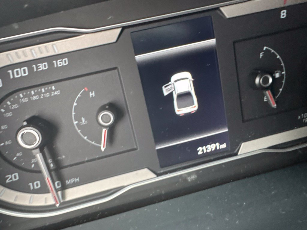 Certified 2024 Hyundai Santa Cruz SE FWD image 11