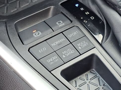 Used 2022 Toyota RAV4 XLE Premium AWD/4WD image 10
