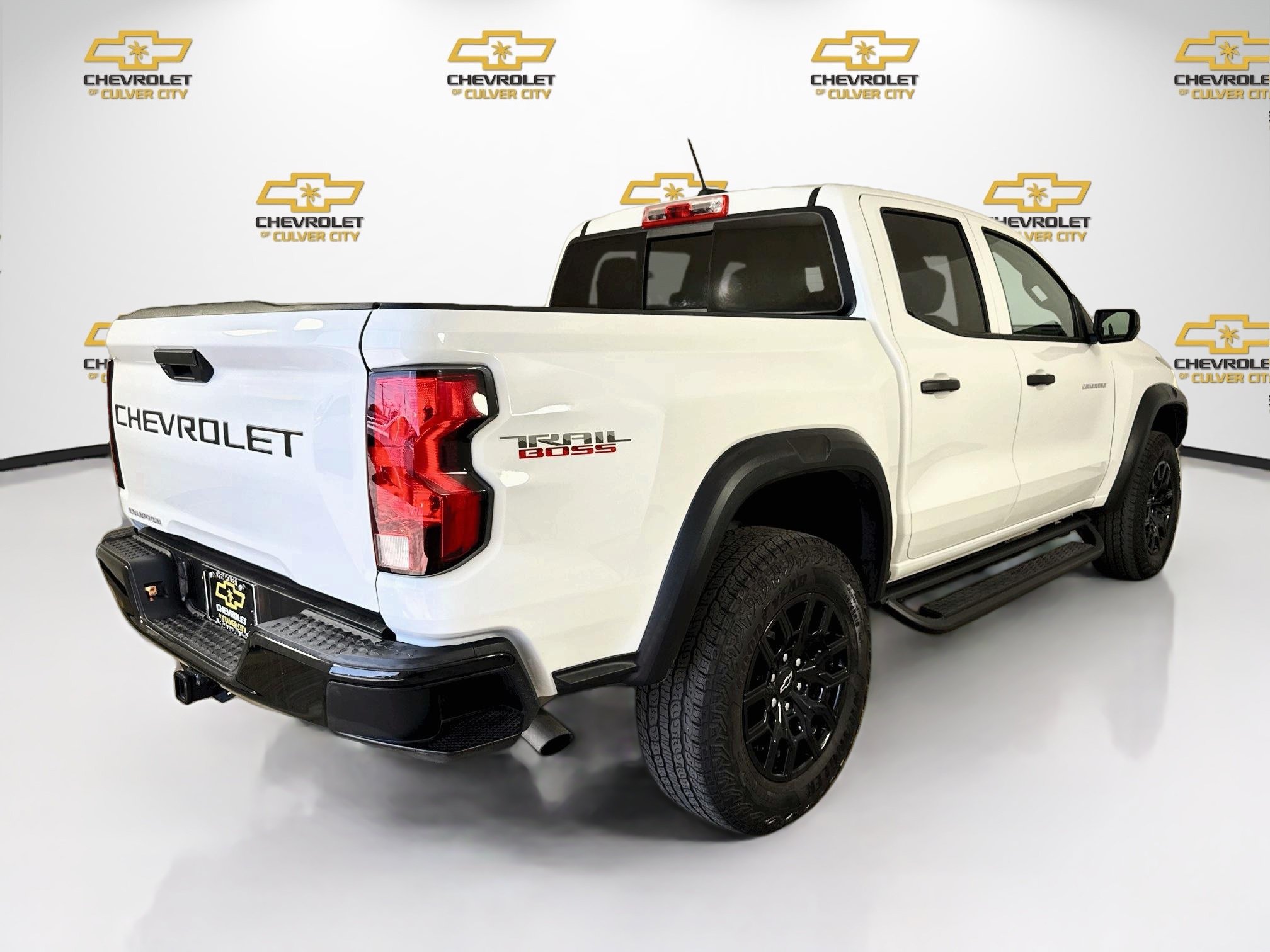 Used 2024 Chevrolet Colorado Trail Boss w/ Advanced Trailering Package AWD/4WD image 8
