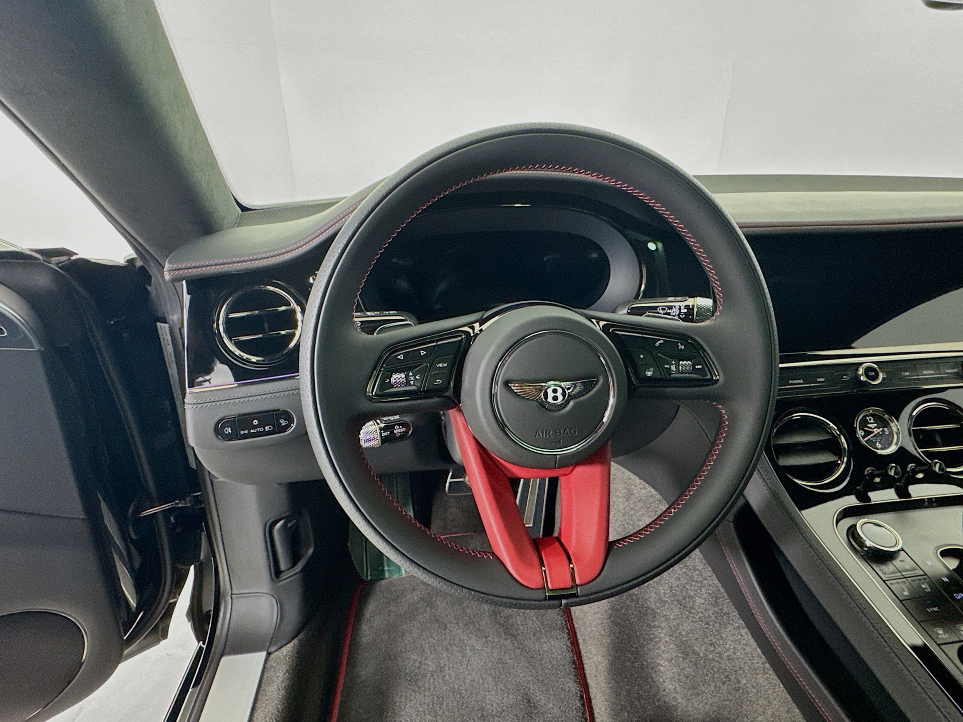Used 2025 Bentley Continental GT AWD/4WD image 12