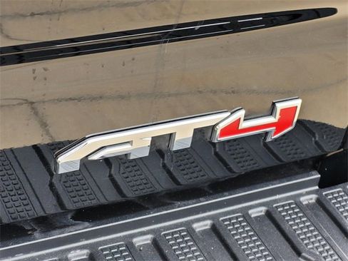 Used 2022 GMC Sierra 1500 AT4 image 8