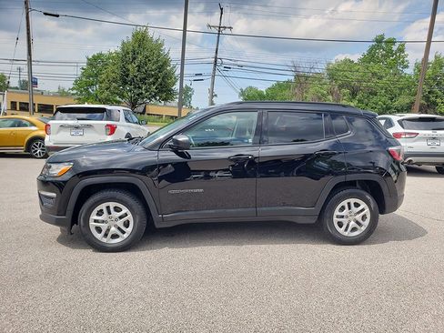 Used 2018 Jeep Compass Sport w/ Tech Group FWD image 8