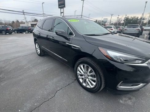 Used 2020 Buick Enclave Essence w/ Sound and Sites Package image 2