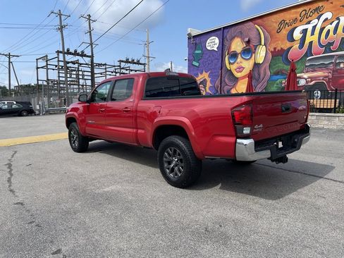Used 2022 Toyota Tacoma SR5 AWD/4WD image 3