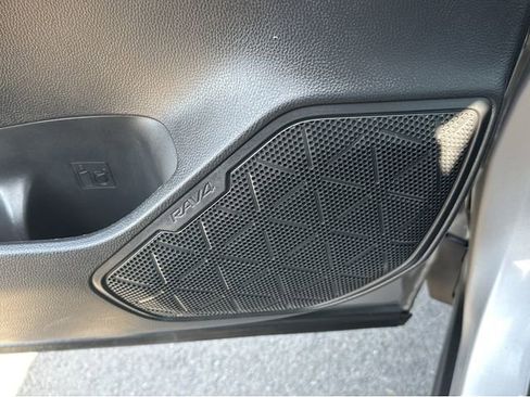 Used 2022 Toyota RAV4 XLE w/ Convenience Package AWD/4WD image 28