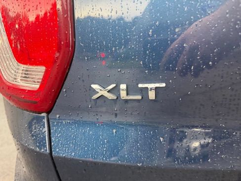 Used 2017 Ford Explorer XLT w/ Equipment Group 201A AWD/4WD image 10