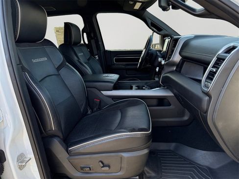 Used 2024 RAM 2500 Laramie w/ Night Edition image 12