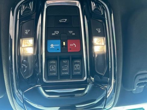 Used 2023 Jeep Grand Wagoneer Series III w/ Rear Seat Video Group 1 AWD/4WD image 19