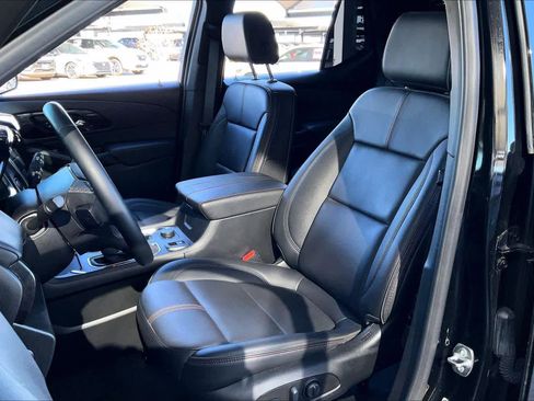 Used 2024 Chevrolet Traverse RS image 8