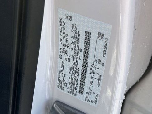 Used 2019 Ford Escape Titanium image 31