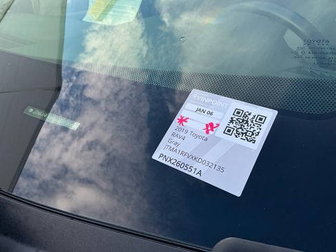 Certified 2019 Toyota RAV4 XLE Premium image 25