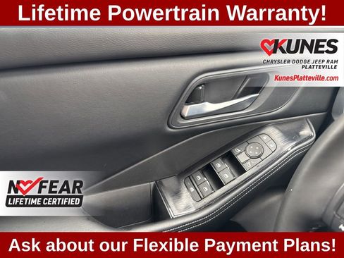 Used 2025 Nissan Rogue SV image 17