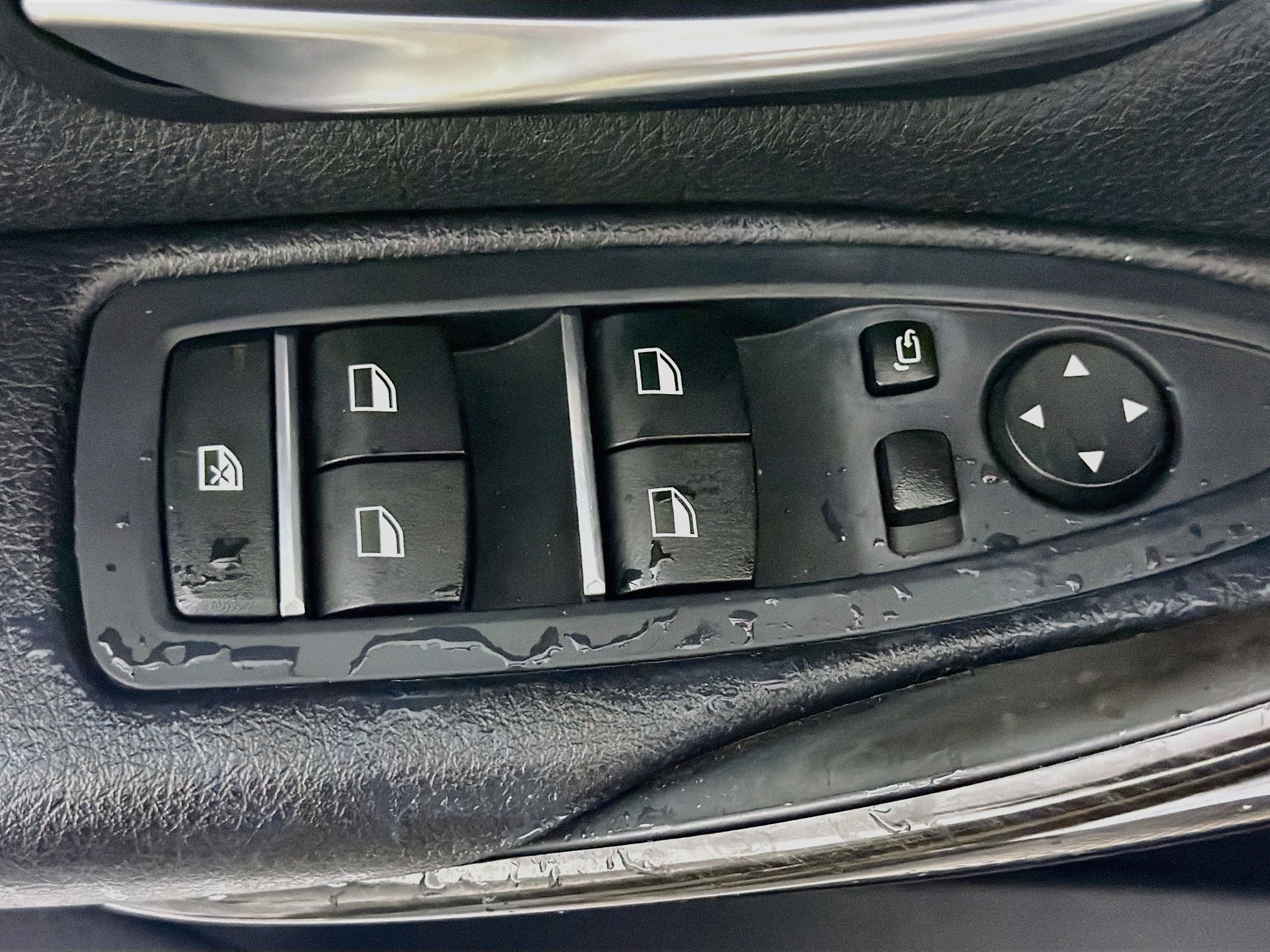Used 2018 BMW 320i Sedan RWD image 15