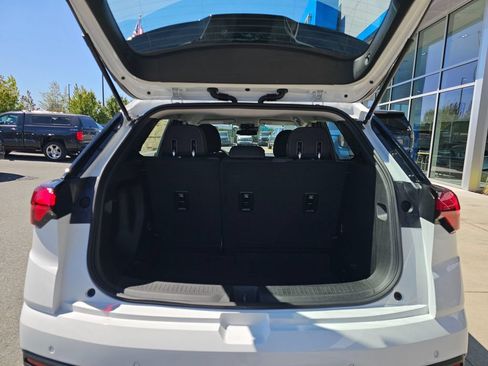 New 2027 Chevrolet Bolt LT w/ Comfort Package FWD image 18