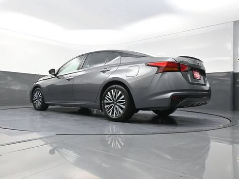 Used 2024 Nissan Altima 2.5 SV FWD image 34