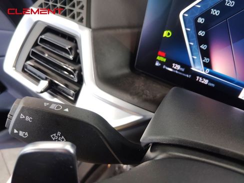 Used 2023 BMW X7 xDrive40i w/ Premium Package image 12