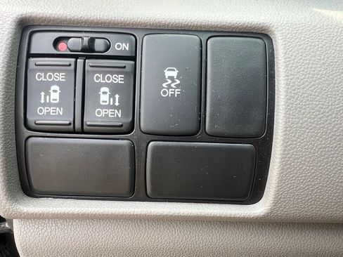 Used 2016 Honda Odyssey SE image 23