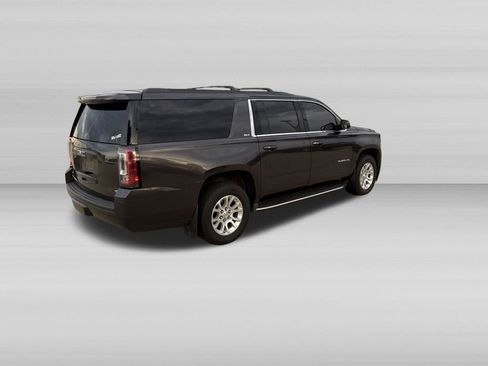 Used 2017 GMC Yukon XL SLT w/ Open Road Package AWD/4WD image 5