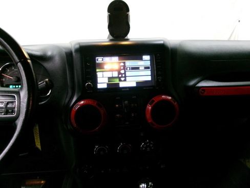 Used 2017 Jeep Wrangler Unlimited Rubicon w/ Cold Weather Group image 35