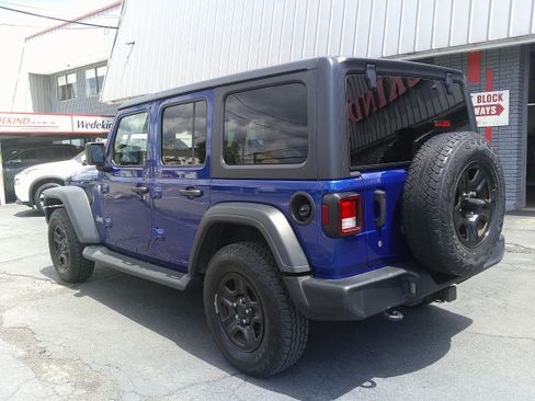 Used 2018 Jeep Wrangler Unlimited Sport AWD/4WD image 6