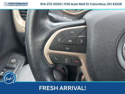 Used 2017 Jeep Cherokee Latitude w/ Safety/Convenience Group image 19