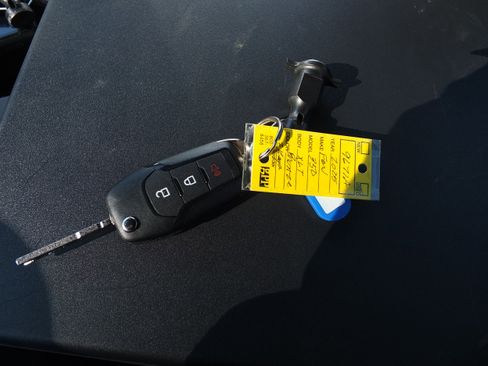 Used 2025 Ford F350 XLT image 30