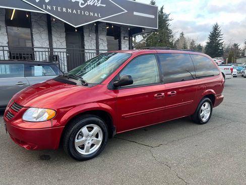 Used 2005 Dodge Grand Caravan SXT w/ Premium Group image 1