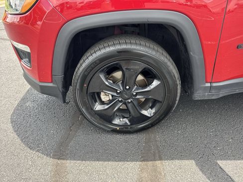 Used 2019 Jeep Compass Latitude AWD/4WD image 10