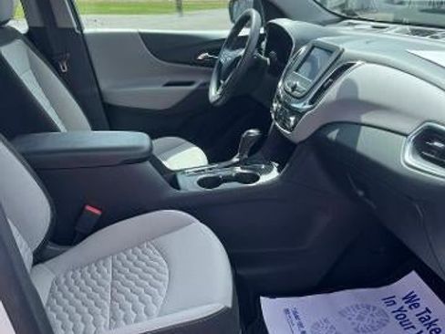 Used 2021 Chevrolet Equinox LS image 12