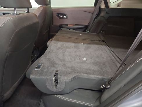 Used 2023 Nissan Rogue SV image 37