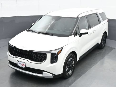 Used 2026 Kia Carnival LXS FWD image 19