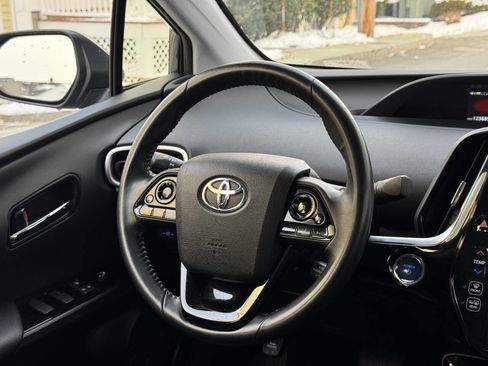 Used 2021 Toyota Prius Prime XLE w/ Carpet Mat Package (TMS) image 25