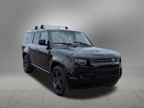 Certified 2024 Land Rover Defender 130 X-Dynamic SE AWD/4WD image 8