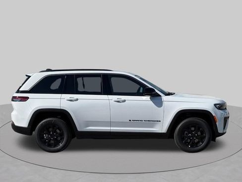 New 2026 Jeep Grand Cherokee Altitude AWD/4WD image 2