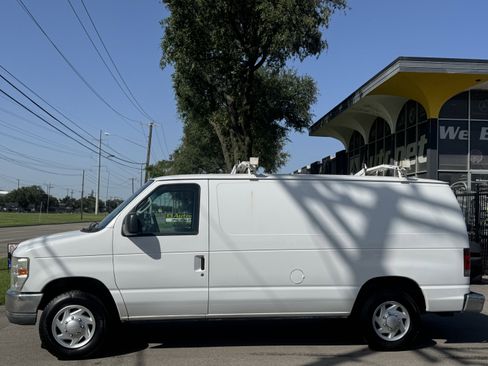 Used 2011 Ford E-150 and Econoline 150 w/ Commercial Cargo Van Pkg image 2