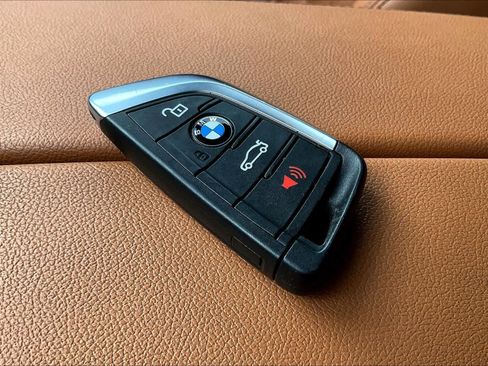 Used 2021 BMW 530e xDrive image 14