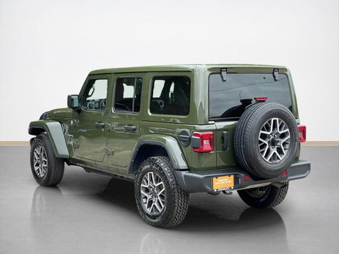 Used 2024 Jeep Wrangler Unlimited Sahara AWD/4WD image 6