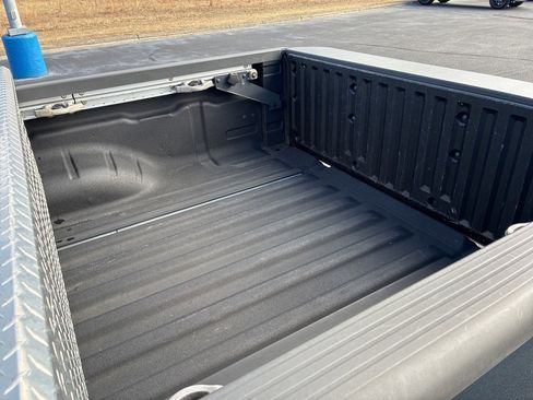 Used 2013 Nissan Frontier SV w/ SV Value Truck Pkg image 18