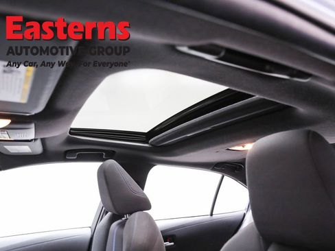 Used 2021 Toyota Corolla SE w/ SE Premium Package image 34