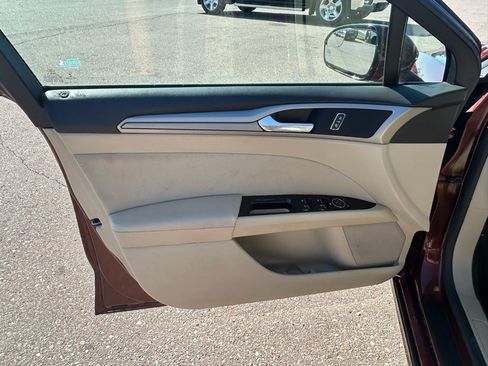 Used 2015 Ford Fusion SE FWD image 14