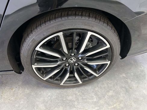 Used 2024 Honda Accord Touring image 9