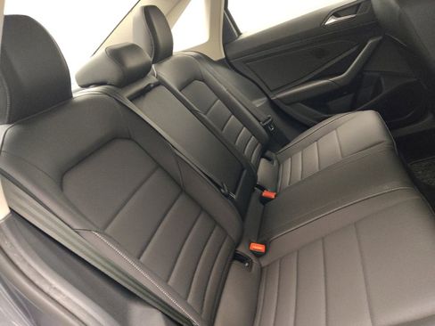 Used 2021 Volkswagen Jetta SE w/ SE Cold Weather Package FWD image 19