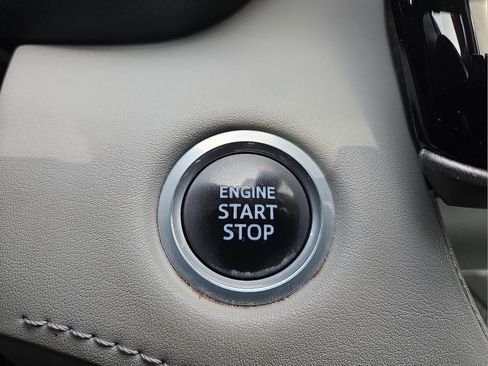 Used 2021 Toyota Highlander XLE image 22